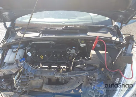 2018 Ford Focus Titanium z USA, uszkodzony, nr VIN 1FADP3J23JL326573